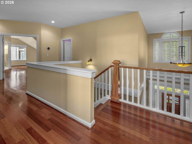 1815 Nw ROSEFINCH Ln, Portland, OR 97229