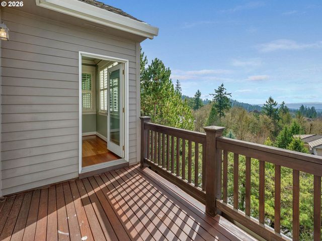 1815 Nw ROSEFINCH Ln, Portland, OR 97229