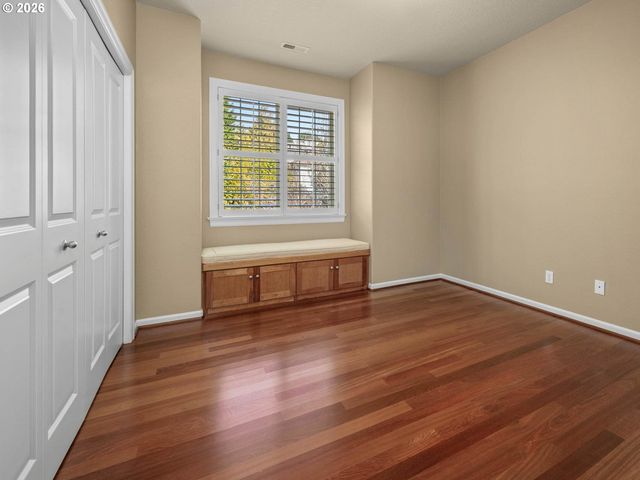 1815 Nw ROSEFINCH Ln, Portland, OR 97229