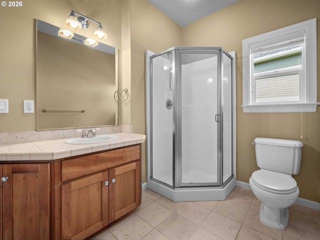 1815 Nw ROSEFINCH Ln, Portland, OR 97229