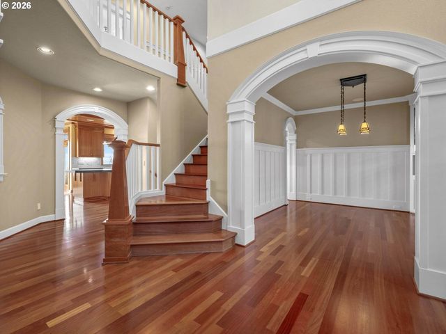 1815 Nw ROSEFINCH Ln, Portland, OR 97229