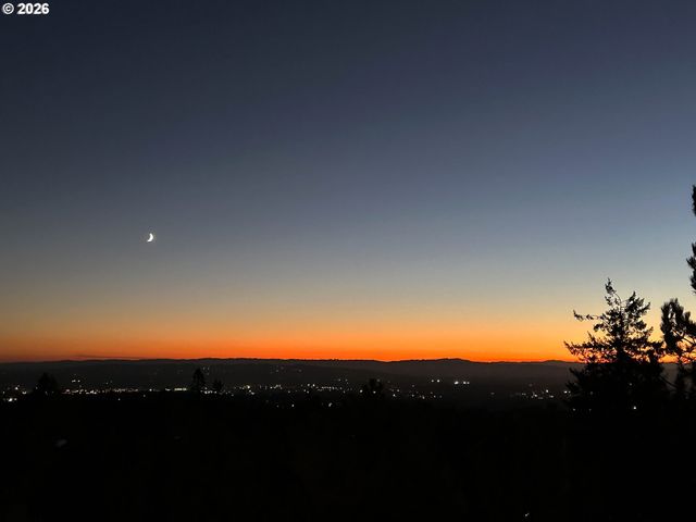 1815 Nw ROSEFINCH Ln, Portland, OR 97229