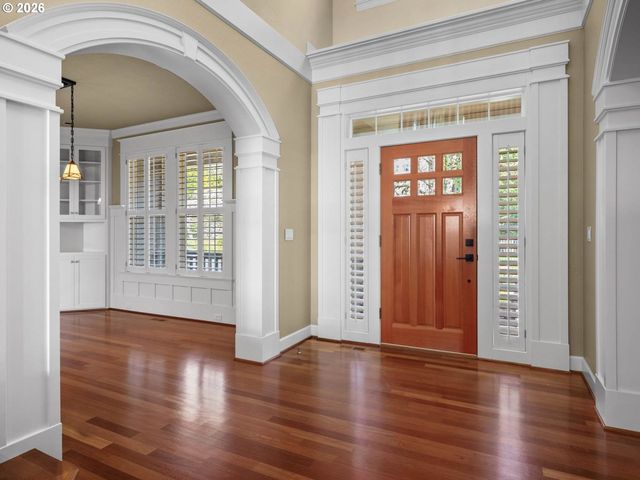 1815 Nw ROSEFINCH Ln, Portland, OR 97229