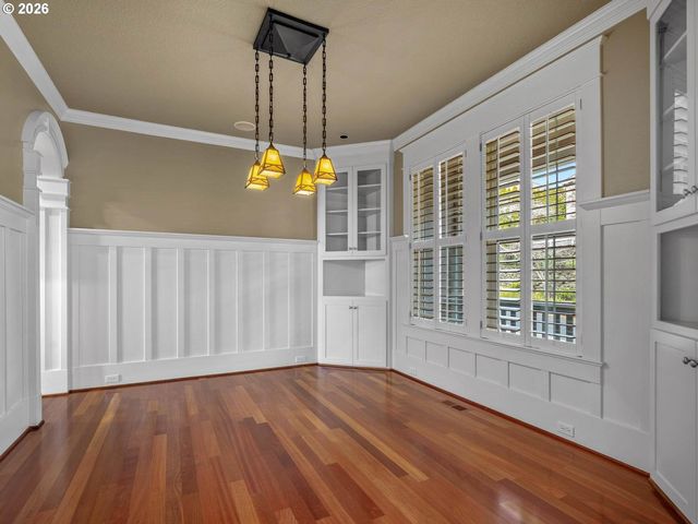 1815 Nw ROSEFINCH Ln, Portland, OR 97229