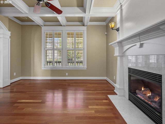 1815 Nw ROSEFINCH Ln, Portland, OR 97229