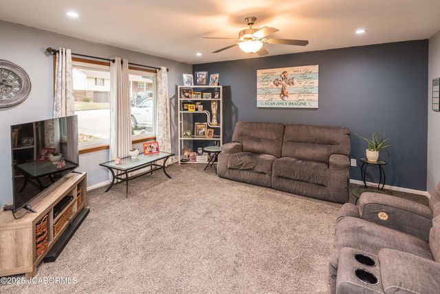 710 LEONARD DRIVE, Jefferson City, MO 65109