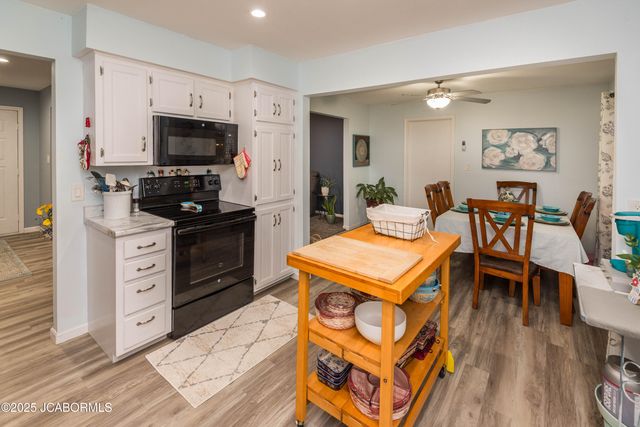 710 LEONARD DRIVE, Jefferson City, MO 65109