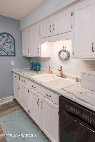 710 LEONARD DRIVE, Jefferson City, MO 65109