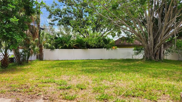 4219 DES MOINES STREET NE, St Petersburg, FL 33703