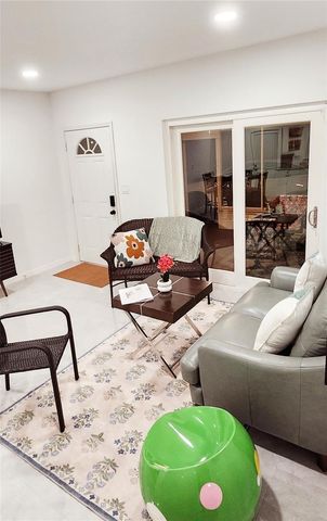 4219 DES MOINES STREET NE, St Petersburg, FL 33703