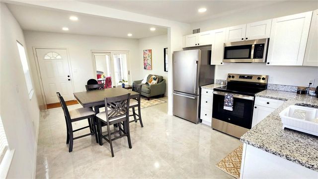 4219 DES MOINES STREET NE, St Petersburg, FL 33703