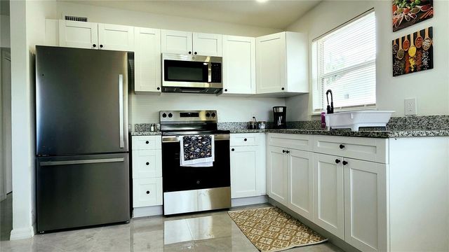 4219 DES MOINES STREET NE, St Petersburg, FL 33703