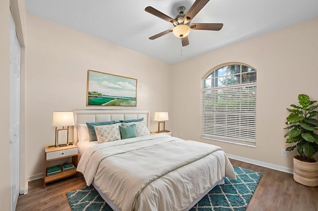 6980 SE Twin Oaks Circle, Stuart, FL 34997