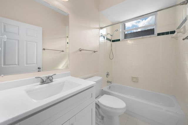 6980 SE Twin Oaks Circle, Stuart, FL 34997