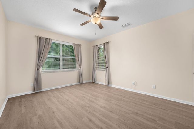 6980 SE Twin Oaks Circle, Stuart, FL 34997