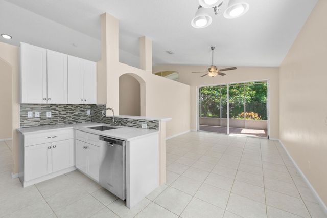 6980 SE Twin Oaks Circle, Stuart, FL 34997