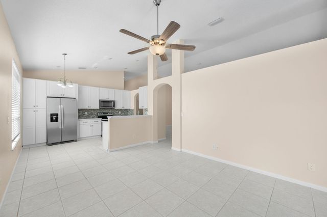 6980 SE Twin Oaks Circle, Stuart, FL 34997