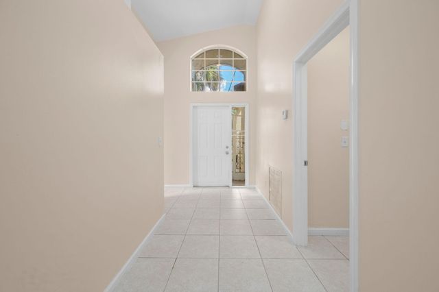 6980 SE Twin Oaks Circle, Stuart, FL 34997