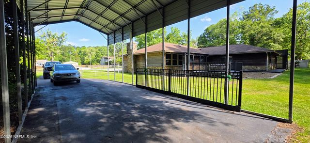 2390 PINE HOLLOW Road, Green Cove Springs, FL 32043