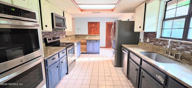 2390 PINE HOLLOW Road, Green Cove Springs, FL 32043
