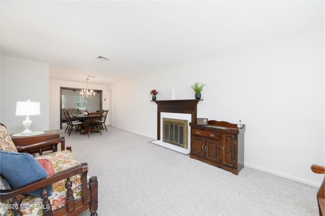 17 Butler Lane 17, Middletown, NJ 07748