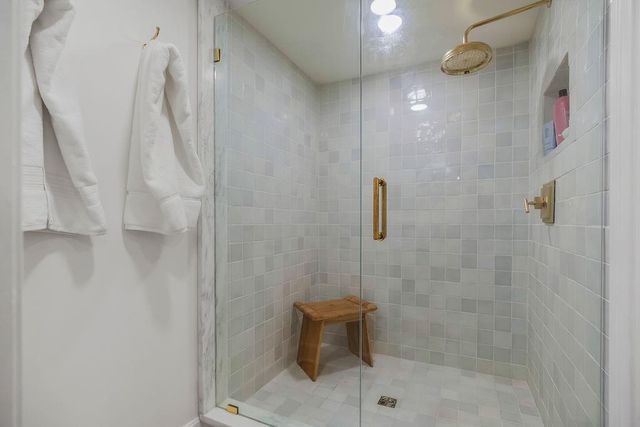 907 W 113th Terrace, Kansas City, MO 64114