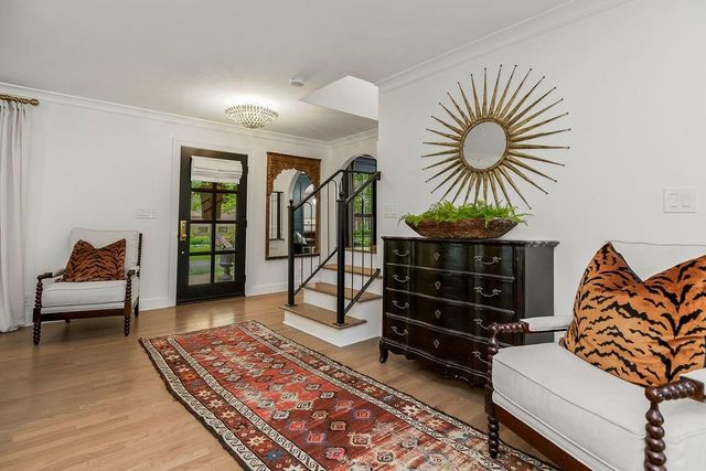 907 W 113th Terrace, Kansas City, MO 64114