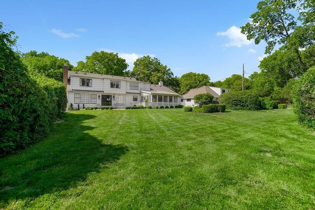 907 W 113th Terrace, Kansas City, MO 64114