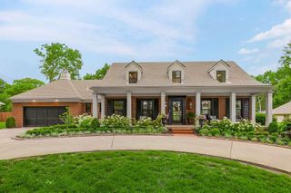 907 W 113th Terrace, Kansas City, MO 64114