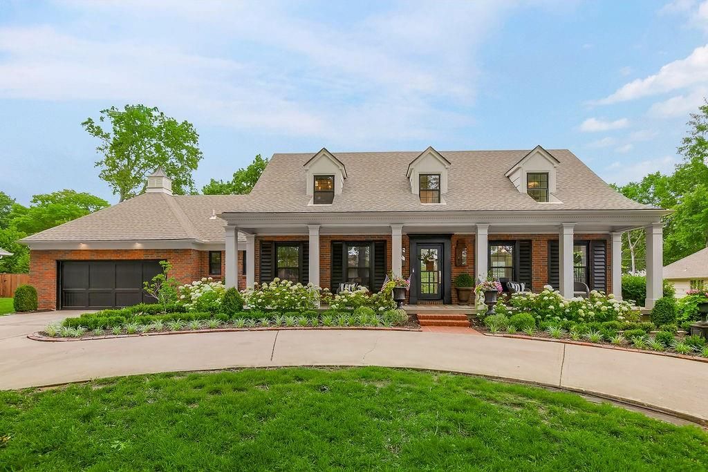 907 W 113th Terrace, Kansas City, MO 64114
