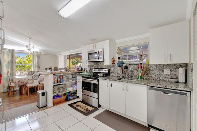 3935 Chickasha Road, Atlantis, FL 33462