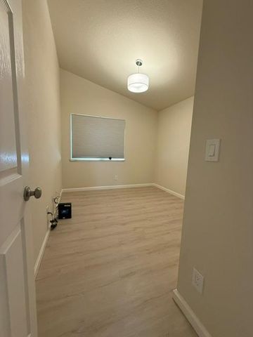 954 Avenida Real, Ceres, CA 95307