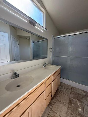 954 Avenida Real, Ceres, CA 95307