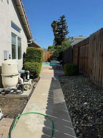 954 Avenida Real, Ceres, CA 95307