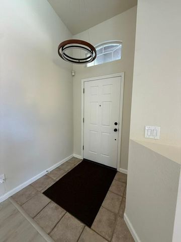 954 Avenida Real, Ceres, CA 95307