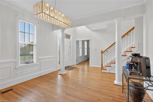 407 Honeysuckle LN, Yorktown, VA 23693