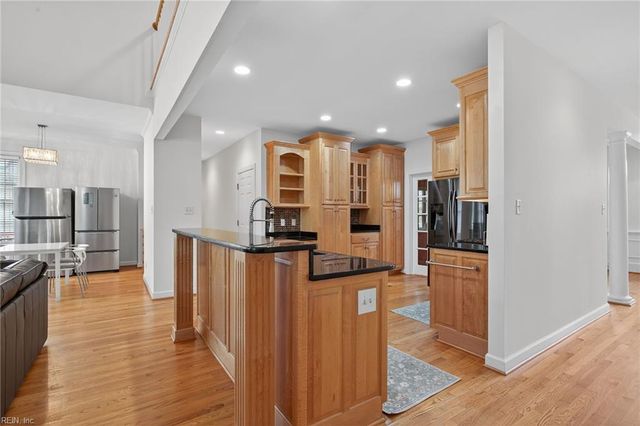 407 Honeysuckle LN, Yorktown, VA 23693