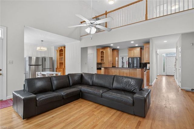 407 Honeysuckle LN, Yorktown, VA 23693