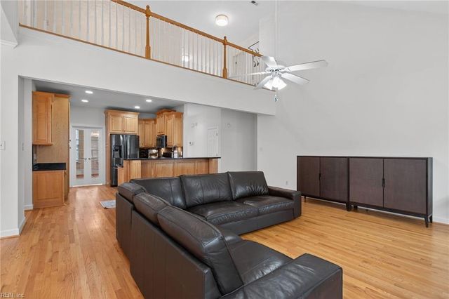 407 Honeysuckle LN, Yorktown, VA 23693