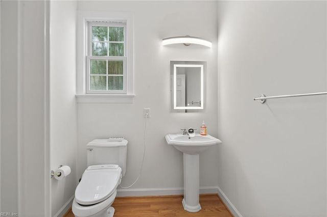 407 Honeysuckle LN, Yorktown, VA 23693