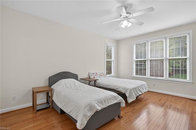 407 Honeysuckle LN, Yorktown, VA 23693