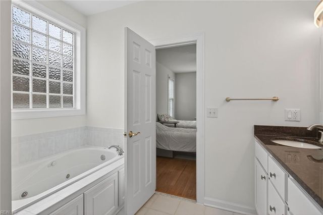 407 Honeysuckle LN, Yorktown, VA 23693