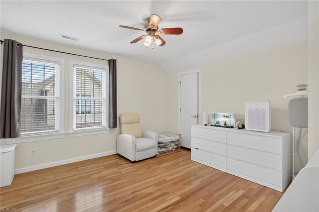407 Honeysuckle LN, Yorktown, VA 23693