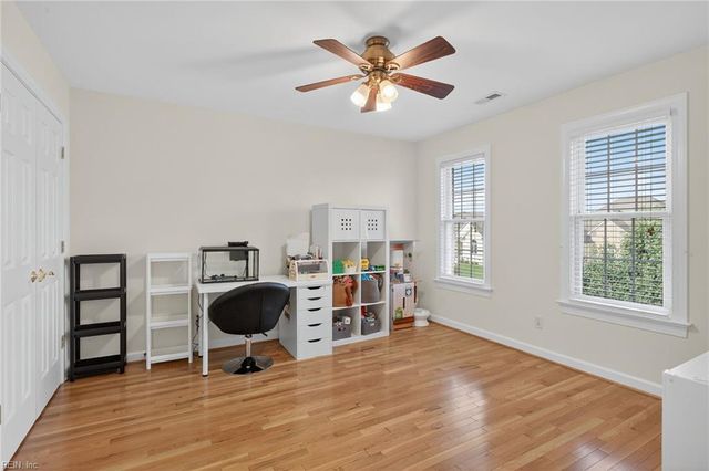 407 Honeysuckle LN, Yorktown, VA 23693