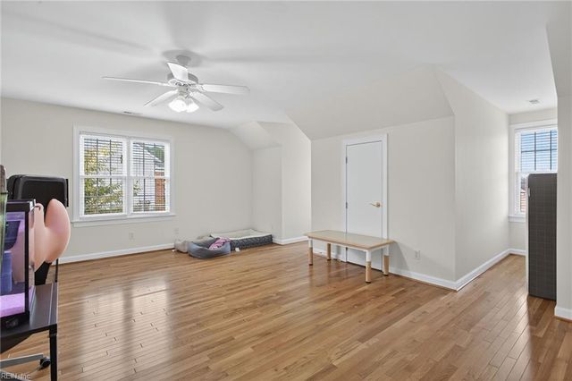 407 Honeysuckle LN, Yorktown, VA 23693