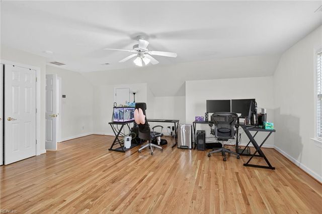 407 Honeysuckle LN, Yorktown, VA 23693