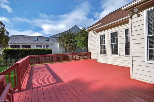 407 Honeysuckle LN, Yorktown, VA 23693