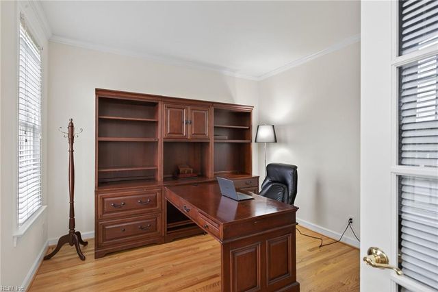 407 Honeysuckle LN, Yorktown, VA 23693
