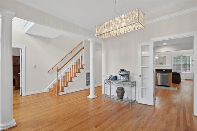 407 Honeysuckle LN, Yorktown, VA 23693