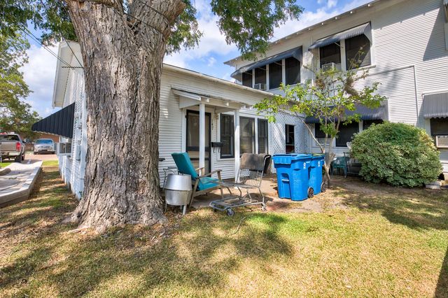 158 E Colorado, La Grange, TX 78945